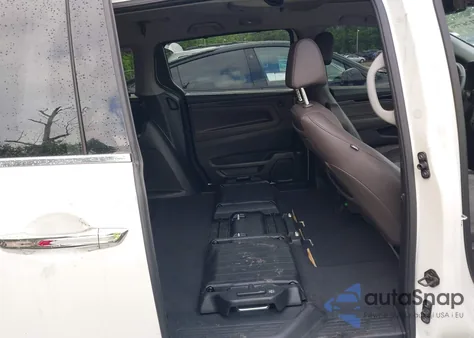 2018 Honda Odyssey Elite z USA, uszkodzony, nr VIN 5FNRL6H94JB008108